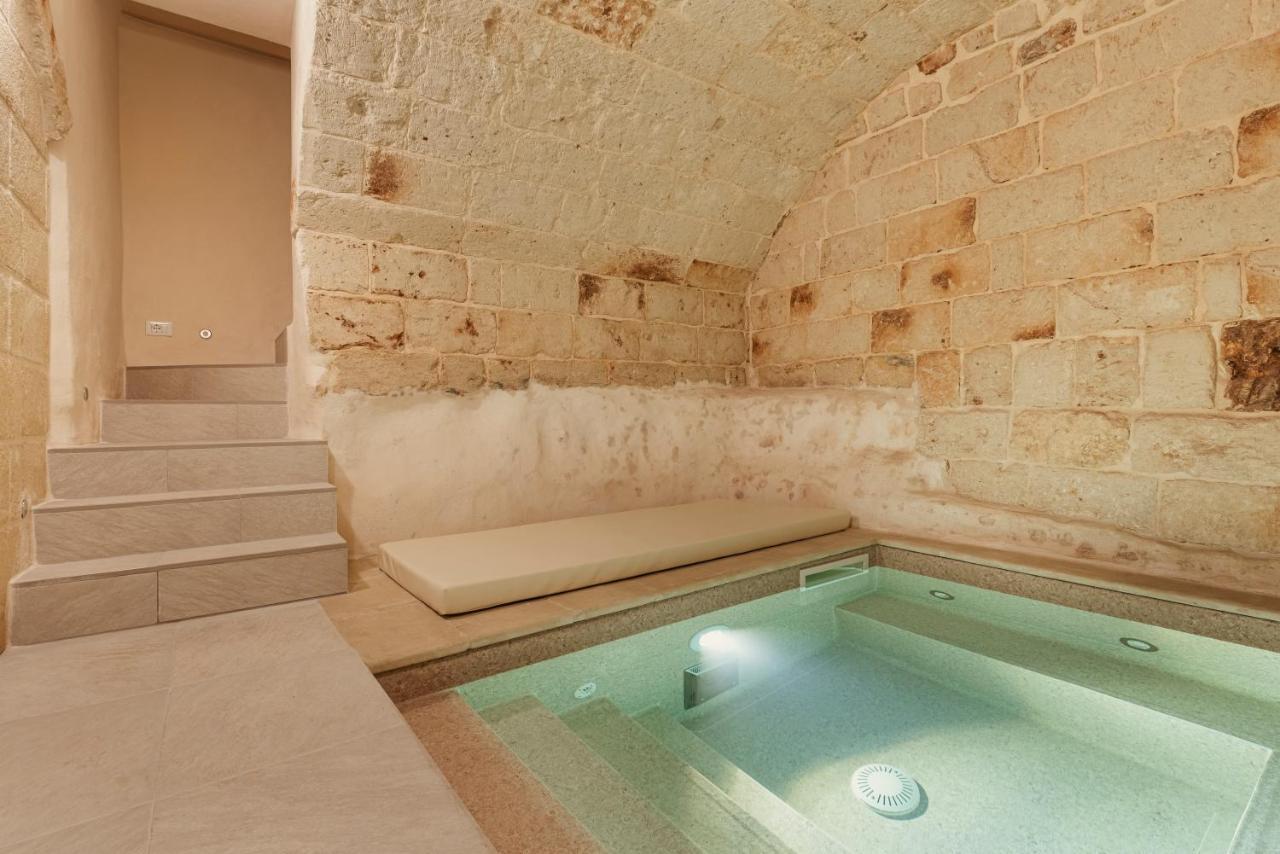 Exclusive - Suite Spa Con Idromassaggio Jacuzzi 法萨诺 外观 照片
